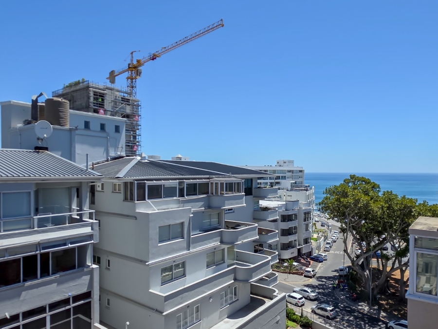 1 Bedroom Property for Sale in Sea Point Western Cape